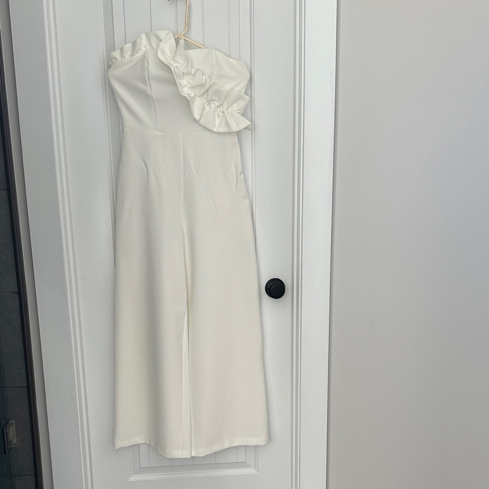 DO+BE White One-Shoulder Jumpsuit